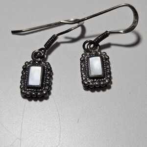 Vintage FAS sterling 925 silver handmade Dangling earrings with mother of pearl